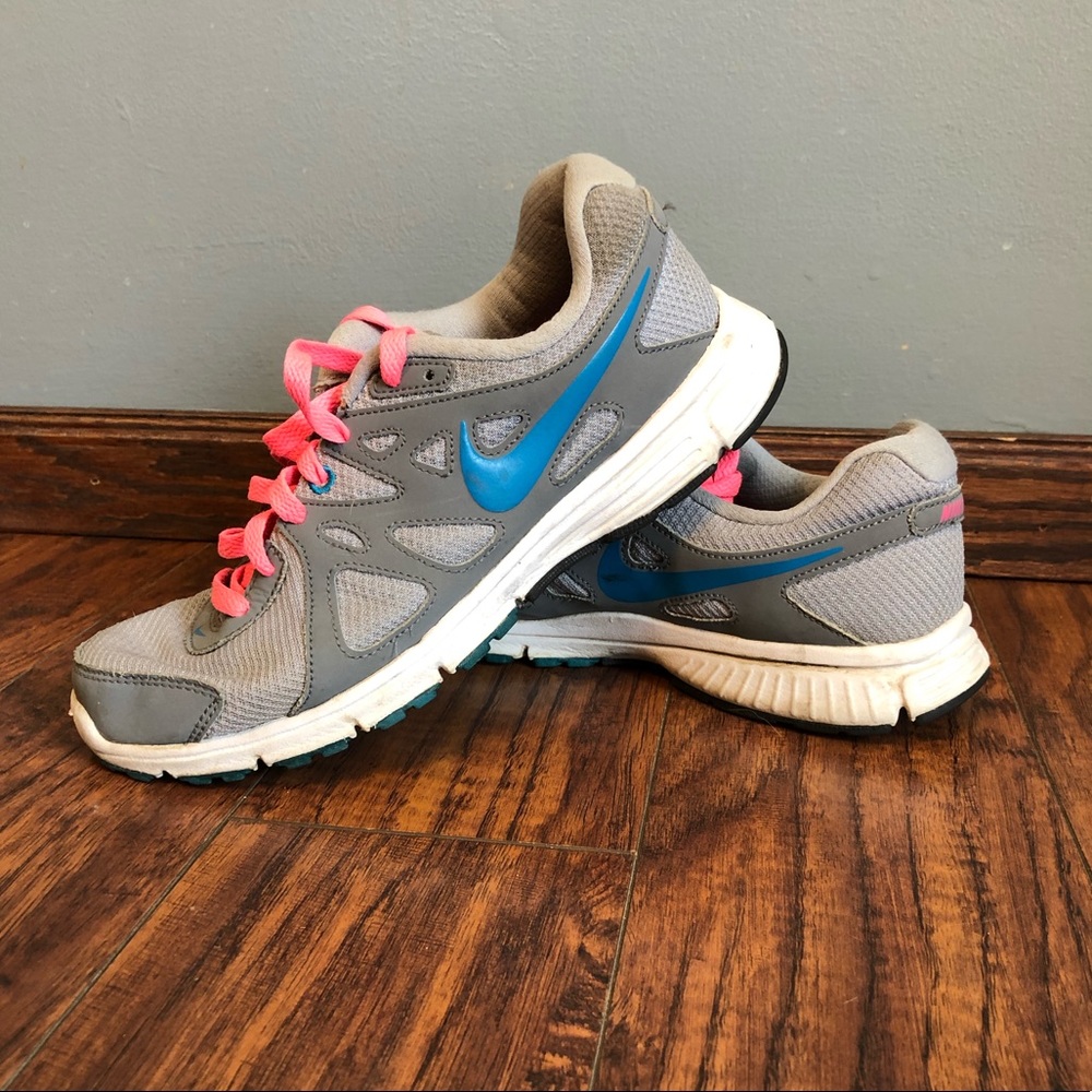 Women’s Nike Running/ Tennis Shoes